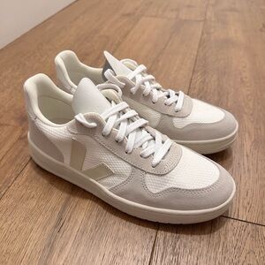 Veja V-10 Sneakers